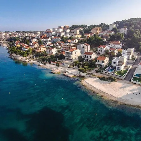 Apartment Gorgeous In Okrug Gornji With House Sea View Trogir