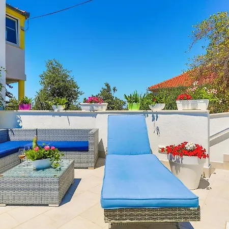 Apartment Stunning In Okrug Gornji Trogir