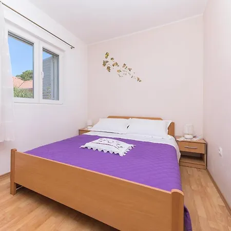 Stunning In Okrug Gornji Apartment